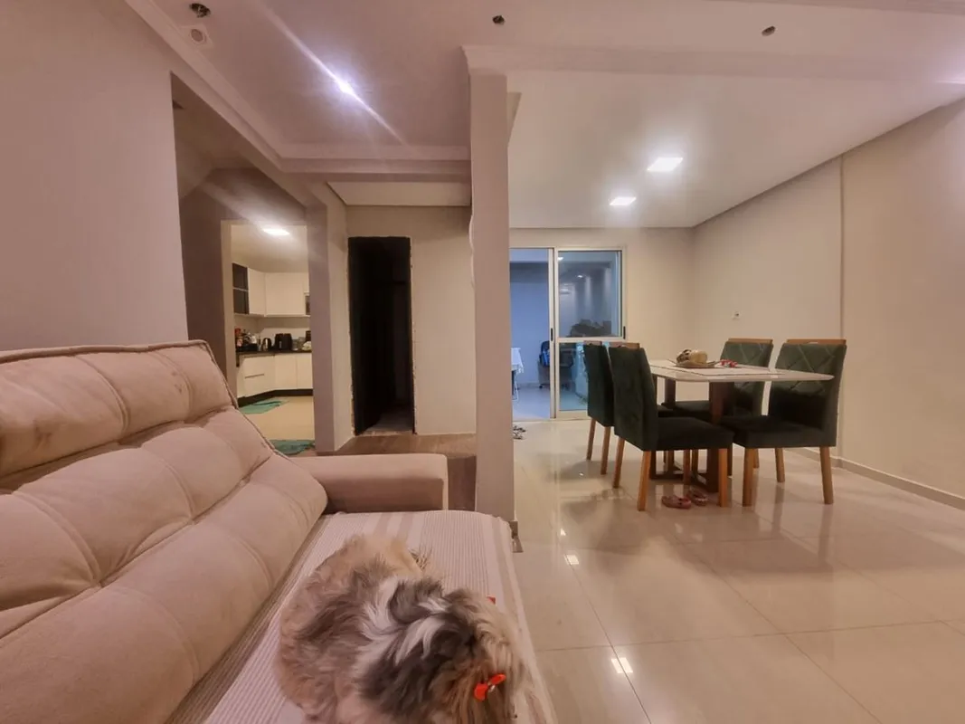 Casa à venda em Santa Maria. 4 quartos, 1 suíte, 2 salas, 3 vagas de garagem e 2...