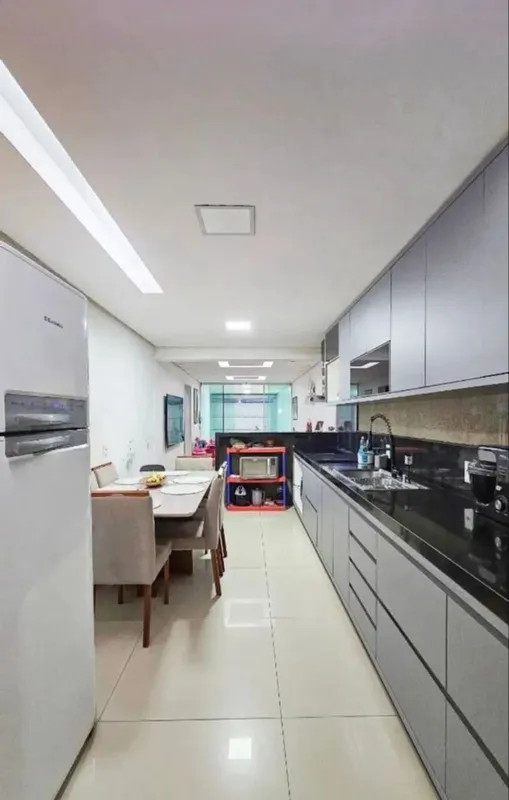 Casa à venda em Brasília-DF, no bairro Setor Oeste (Gama), com 3 quartos, 4 banh...