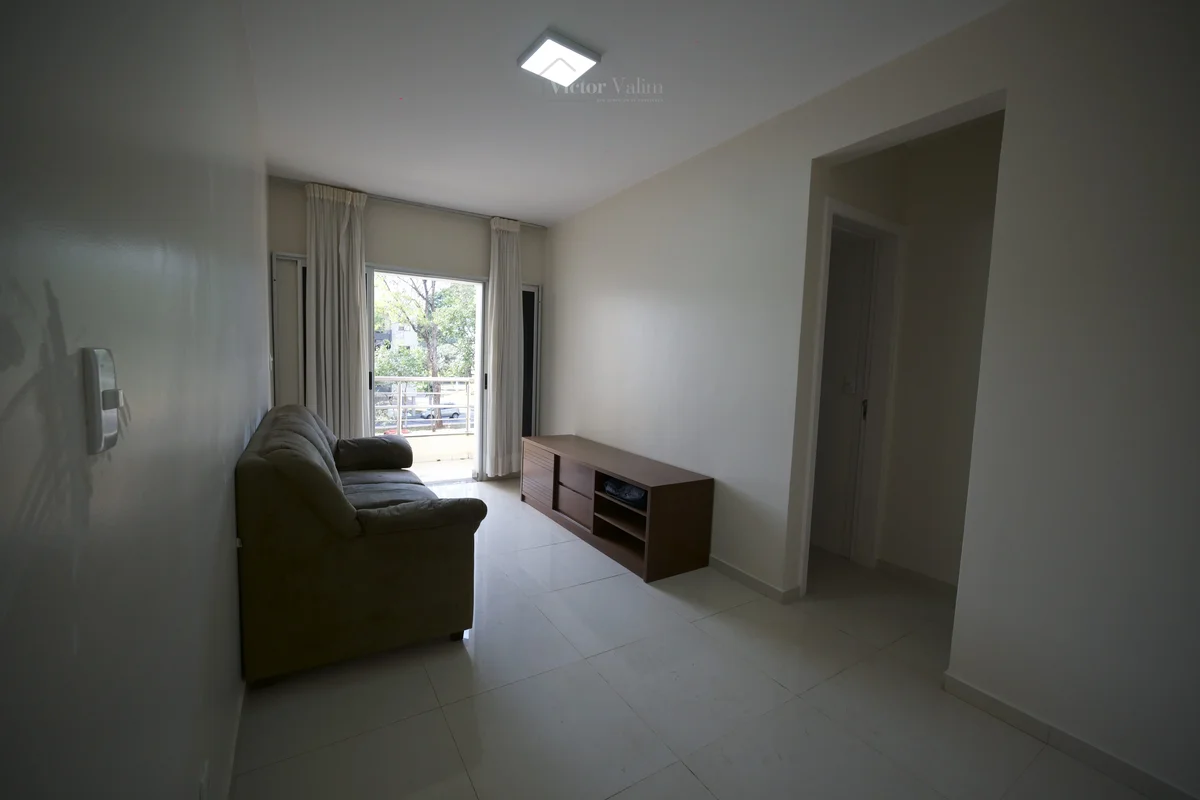 SQN 407 Norte | 1º Andar | Nascente | DesocupadoExcelente apartamento com aproxi...