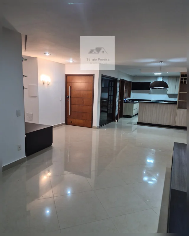 Casa Ampla Metropolitana - N. Bandeirante Descrição:•03 Qts, sendo 01 suíte + cl...
