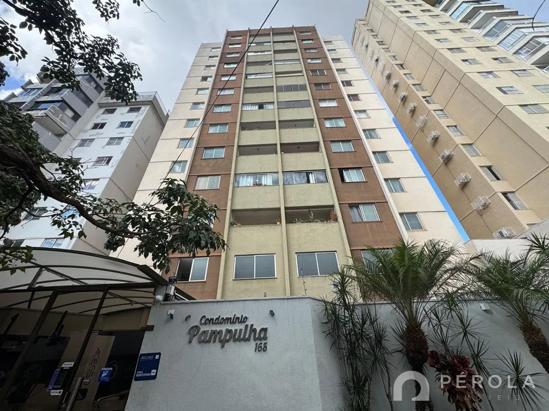 Apartamento com dois quartos sendo uma suíte, banheiro social, sala para dois am...