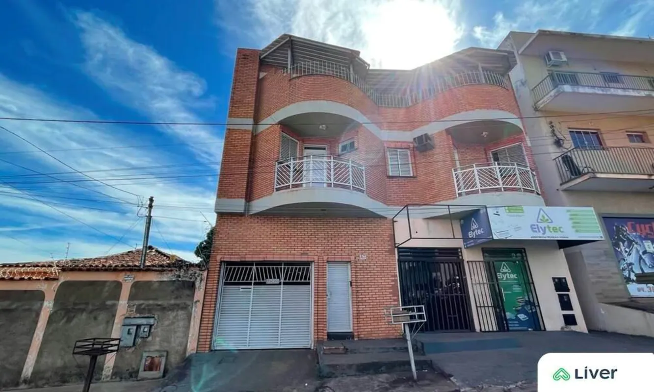Sobrado para Locação no Setor Oeste??? 4 Quartos (sendo 1 Suíte)??? Sala??? Cozi...