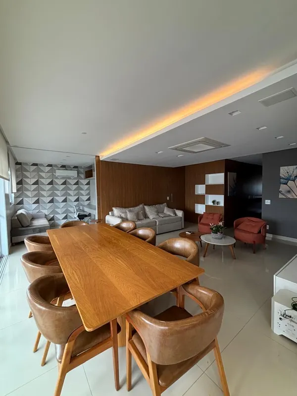 Apartamento mobiliado e climatizado, com ampla sala integrada Ã  sacada, equipad...