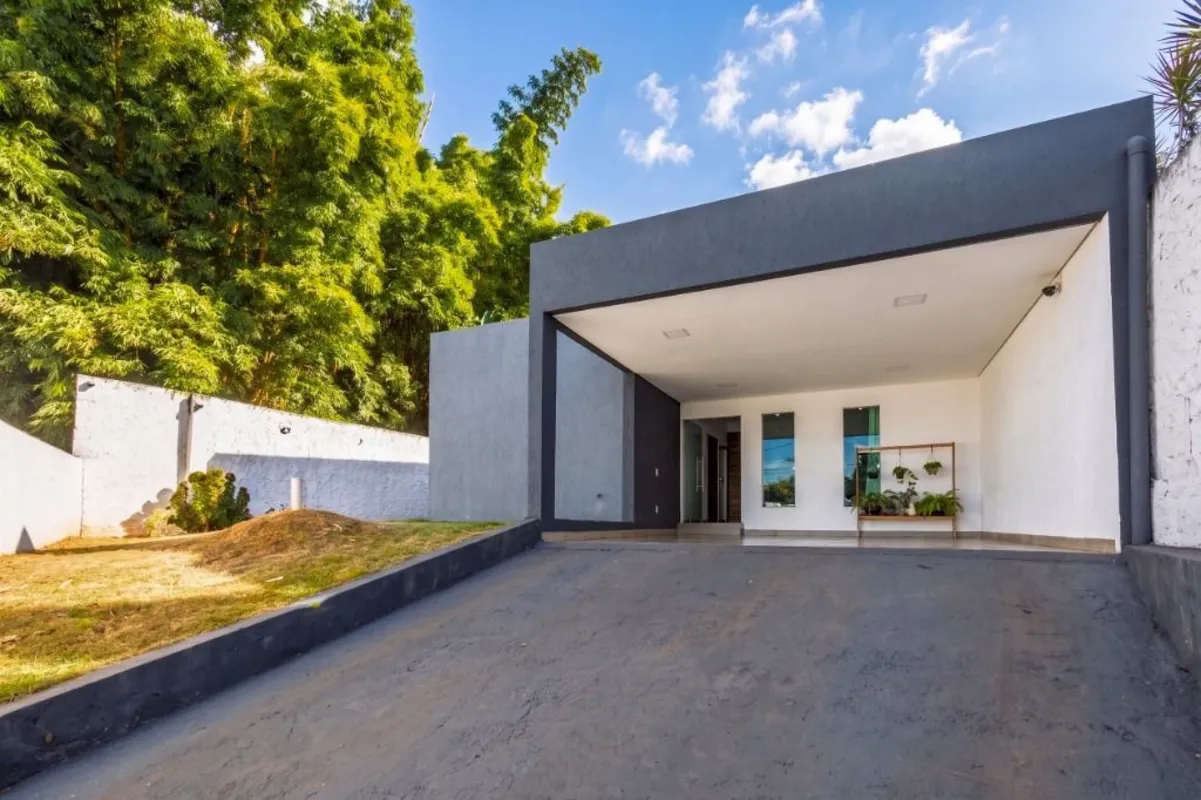 :: Casa térrea com 3 suítes em ArniqueirasCasa térrea, com projeto contemporâneo...