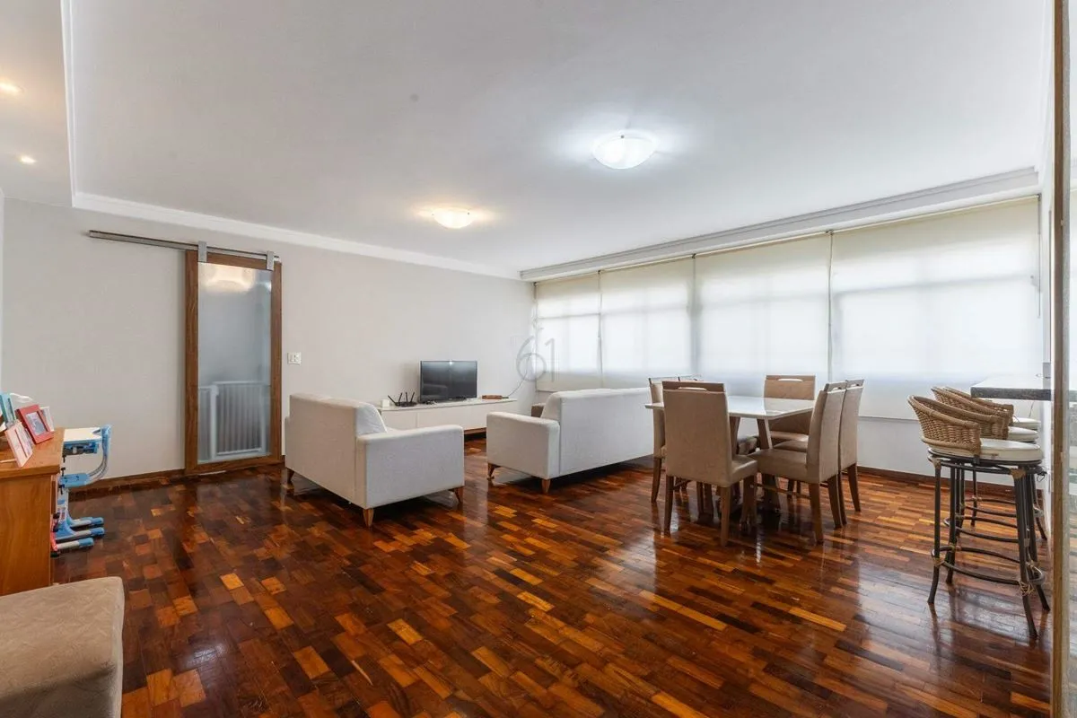 Apartamento na valorizada quadra da SQN 315, planta com ótima distribuição dos a...