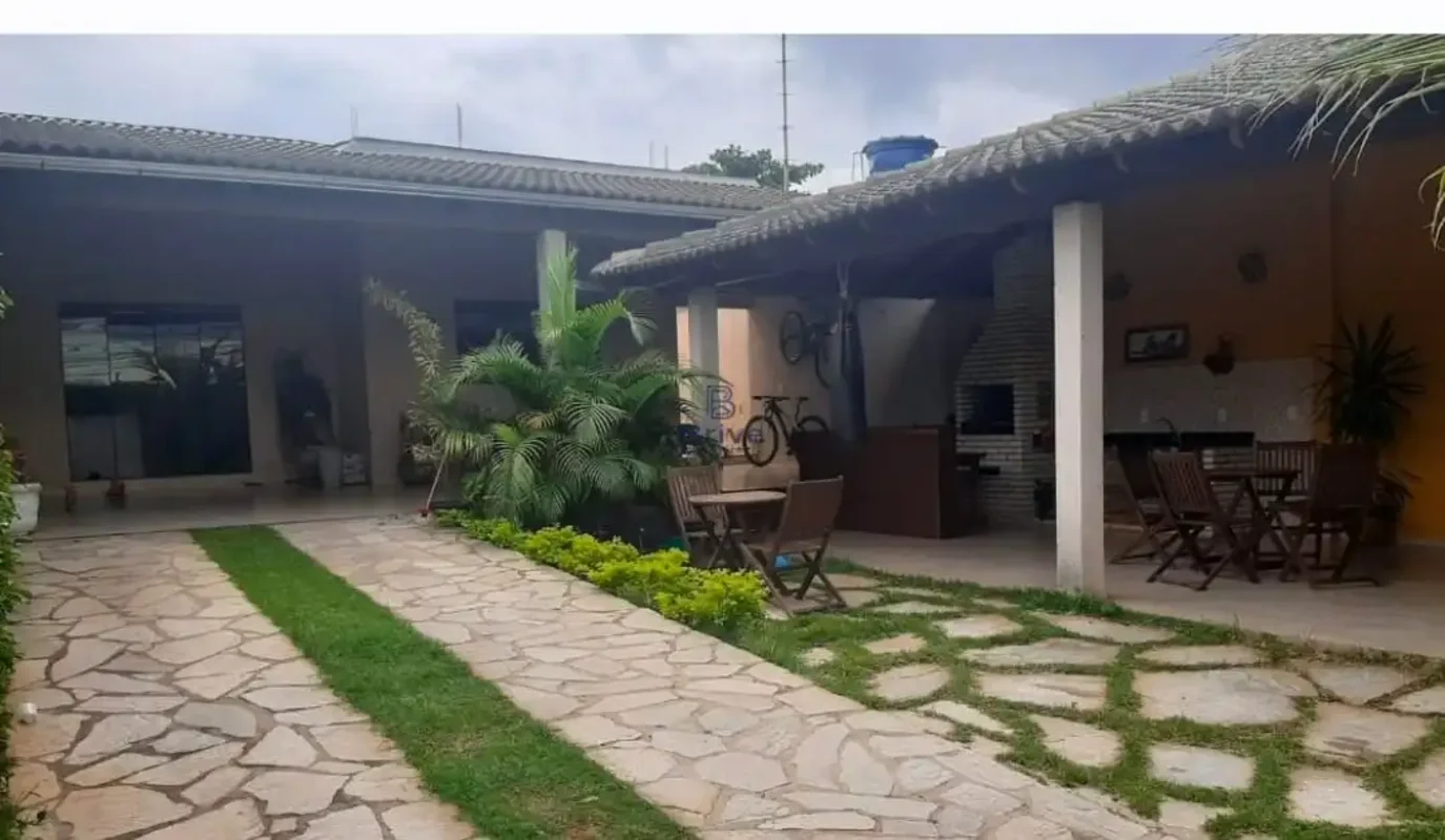 Excelente oportunidade de adquirir uma casa moderna, bem distribuída e com excel...
