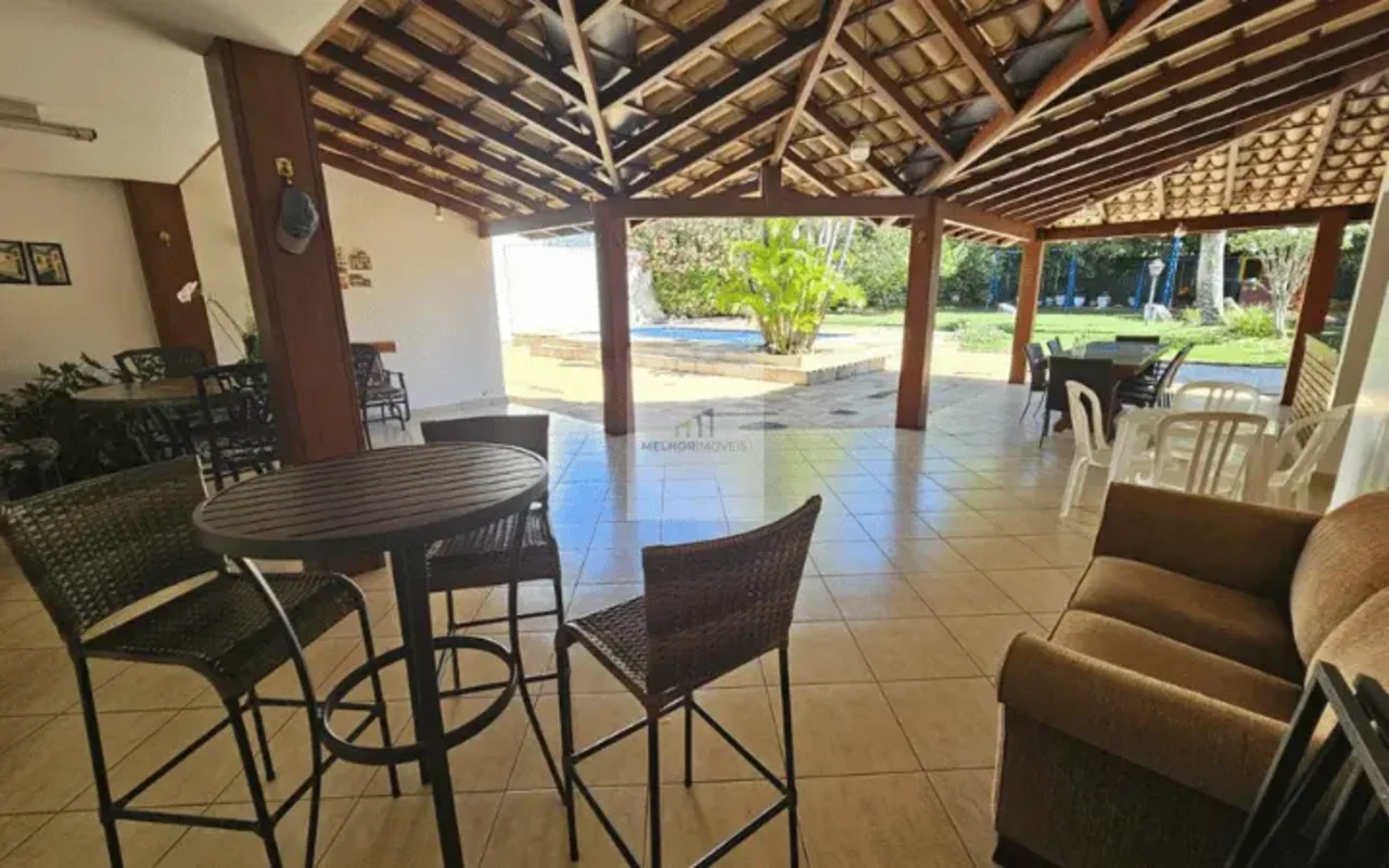  CASA CLÁSSICA DE ALTO PADRÃO | QI 13 – LAGO SULLocalizada em uma das quadras ma...