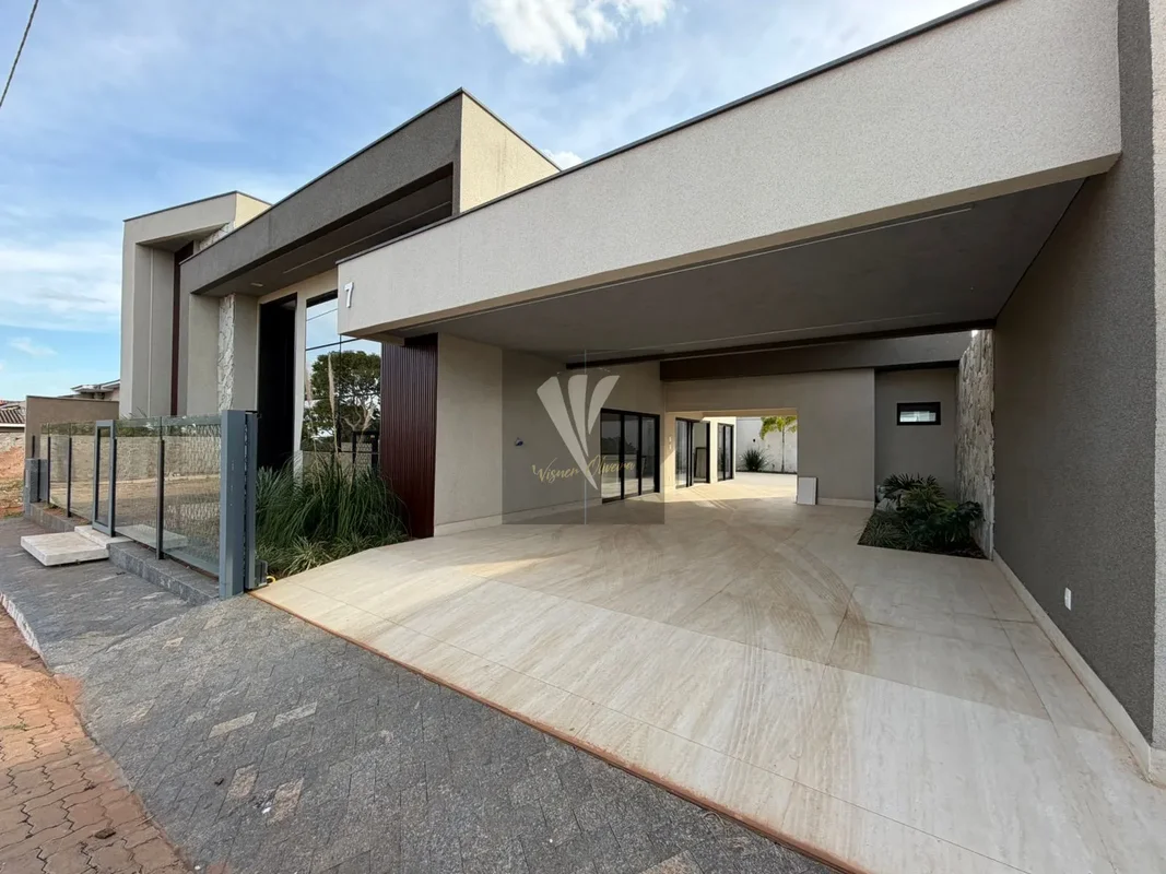 Vicente Pires - Rua 06R$ 1.690.000,00.Casa nova, recém construída.Alto padrão de...