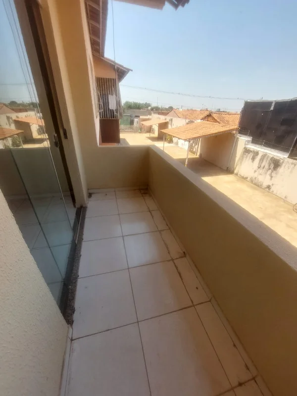 APARTAMENTO 105 - PAVIMENTO SUPERIOR - do "CONDOMÍNIO RESIDENCIAL MARINGÁ". 01 (...