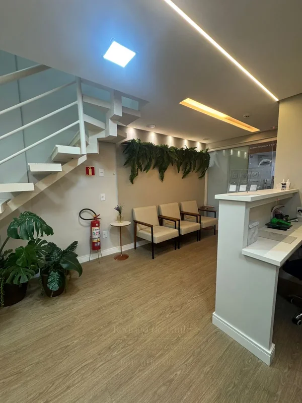 CONSULTÓRIO MÉDICO À VENDA – CENTRO CLÍNICO SUDOESTE (Porteira fechada) Excelent...