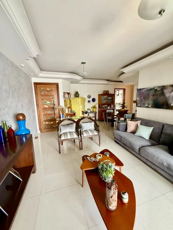 Descubra um apartamento reformado e pronto para morar na Rua T 47, no coração do...