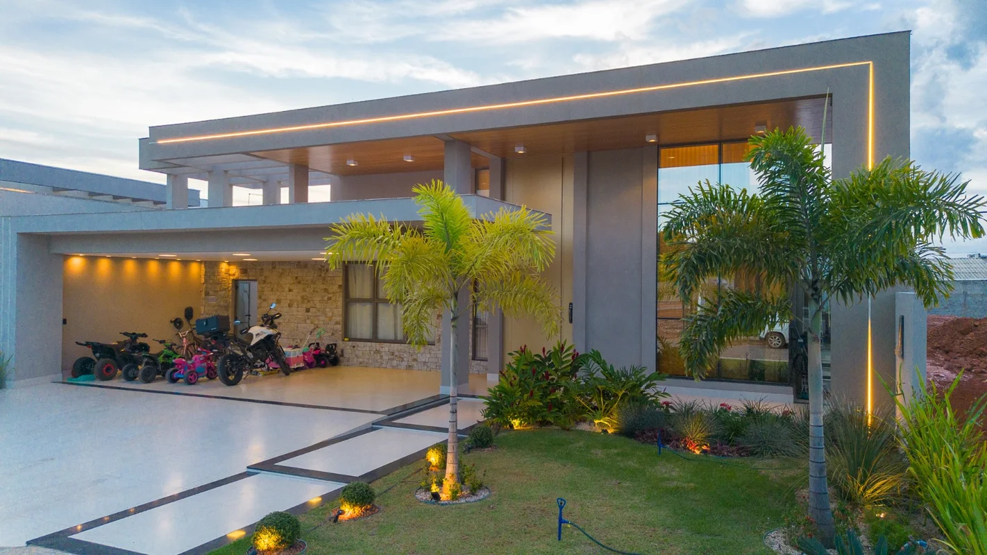 Casa com 4 suítes, mobiliada e com fino acabamento a venda com Porteira Fechada ...