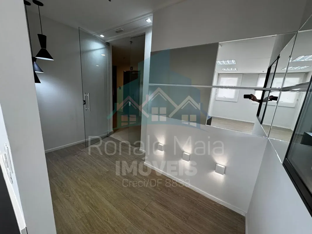 RMI – Ronald Maia Imóveis ALUGA com exclusividade esse excelente conjunto de sal...