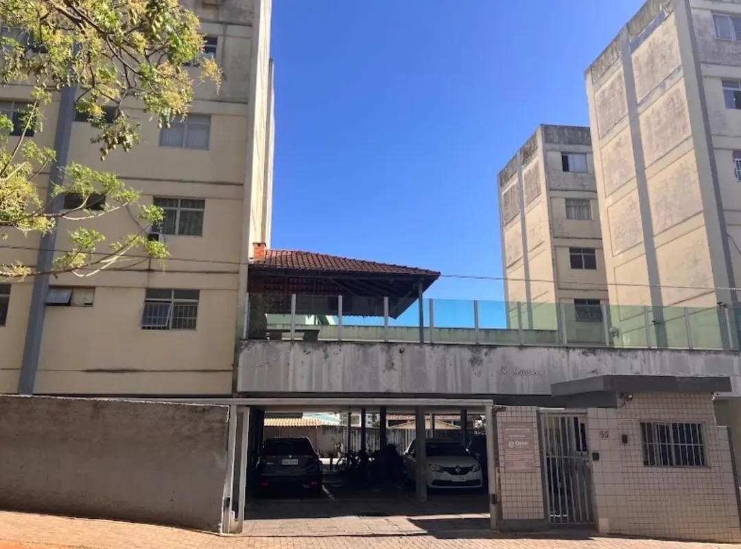 - Apartamento 2 quartos - 1 banheiro - Sala - Cozinha - 1 vaga de garagem - Elev...