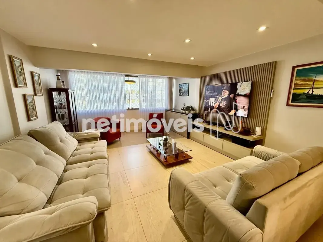 More em uma das quadras mais valorizadas do Sudoeste, cercado por conveniência, ...