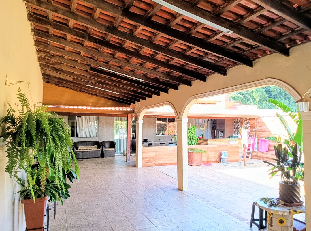 OPORTUNIDADE EM SOBRADINHO: MINI-CHÁCARA Localizada no prestigiado Setor de Mans...