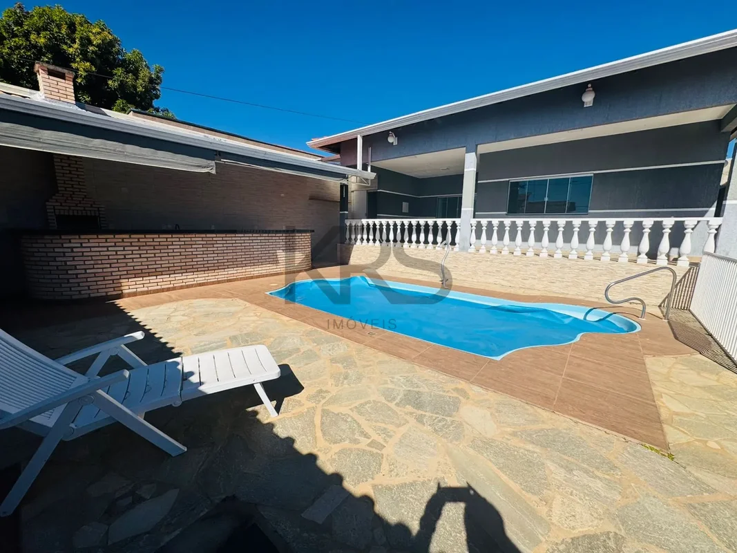 4 Quartos | 1 Suite | Piscina | Churrasqueira | Condomínio Fechado | SegurançaLo...