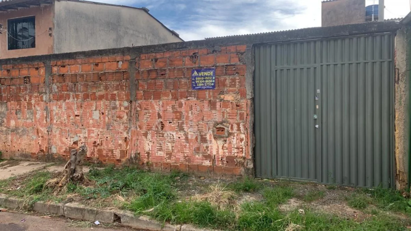 Oportunidade única na QR 312 Conjunto E, Santa Maria, DF: lote residencial de 15...