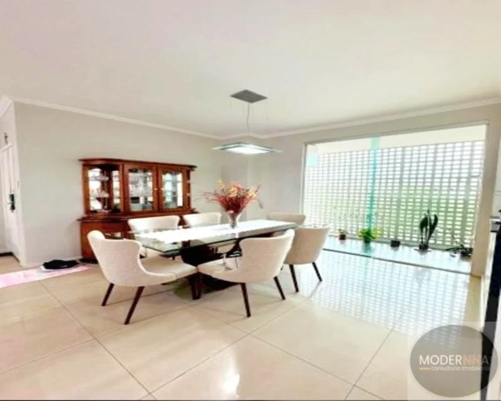 SQS 304 | 135 m² | 3 Quartos (1 Suíte) | Vista LivreExcelente apartamento vazado...