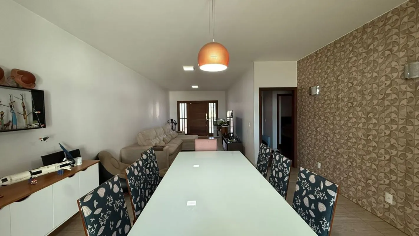Imobiliária Solino vende casa de alto padrão na quadra 13 de Sobradinho-DF.Casa ...