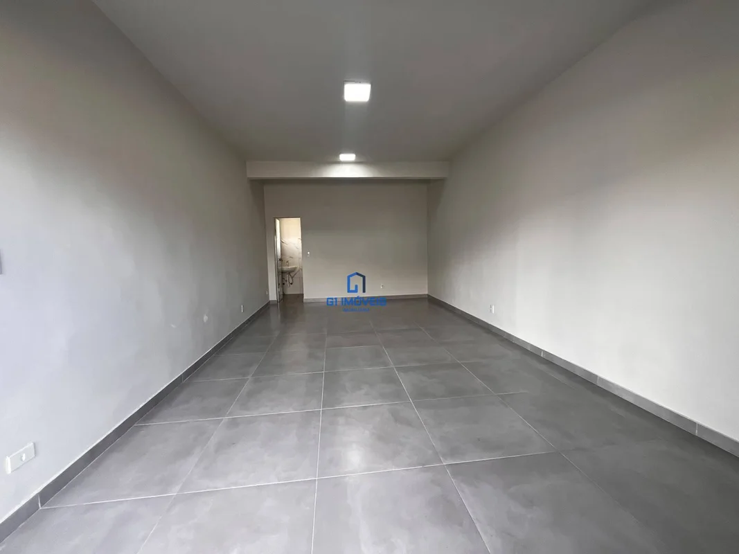 Sala comercial para aluguel com 40 m² de área, localizada em uma região estratég...
