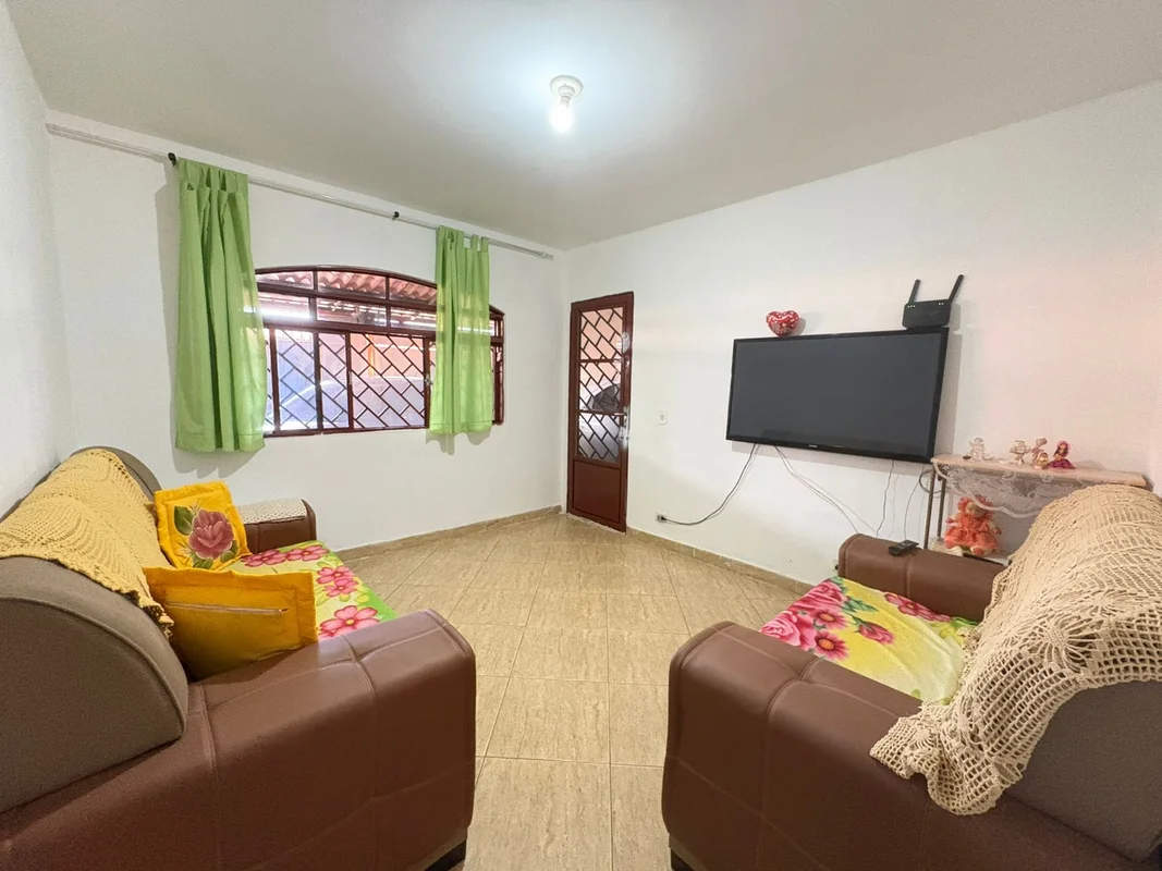 VENDA – Ceilândia/DF | Casa Ampla, Escriturada e com Casa de FundoChegou a oport...
