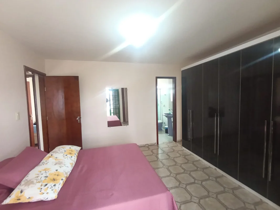 Excelente casa 3 qtos 1 suíte 3 banheiros sala cozinha sala de jantar sala de es...
