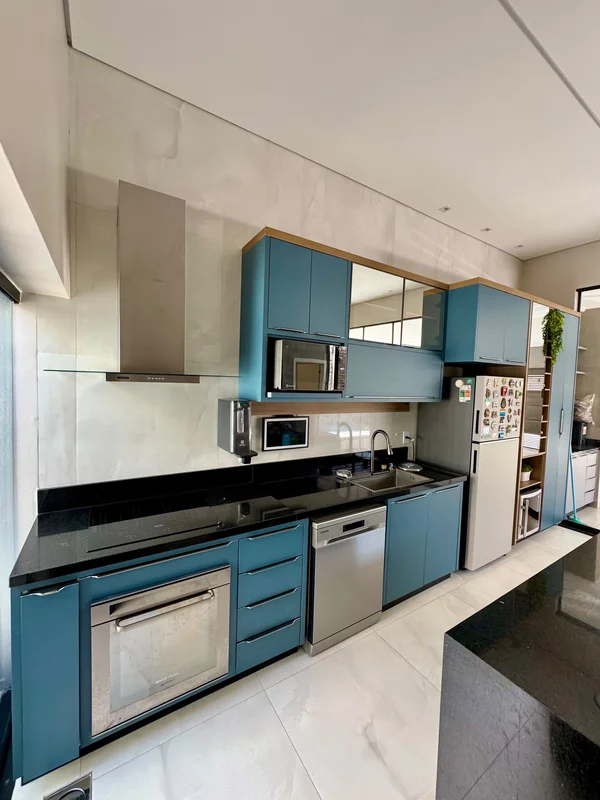 CASA MODERNA COM PISCINA, ENERGIA SOLAR E AUTOMAÇÃO | QE 50 GUARÁ IIR$ 1.090.000...