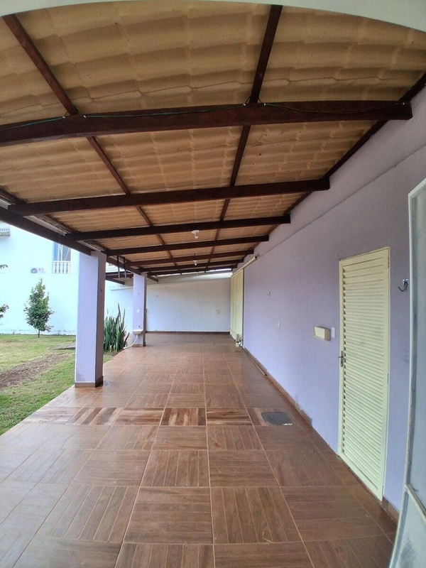 CASA PARA LOCAÇÃO – CONDOMÍNIO MANSÕES ENTRE LAGOS imóvel:• 2 quartos bem distri...