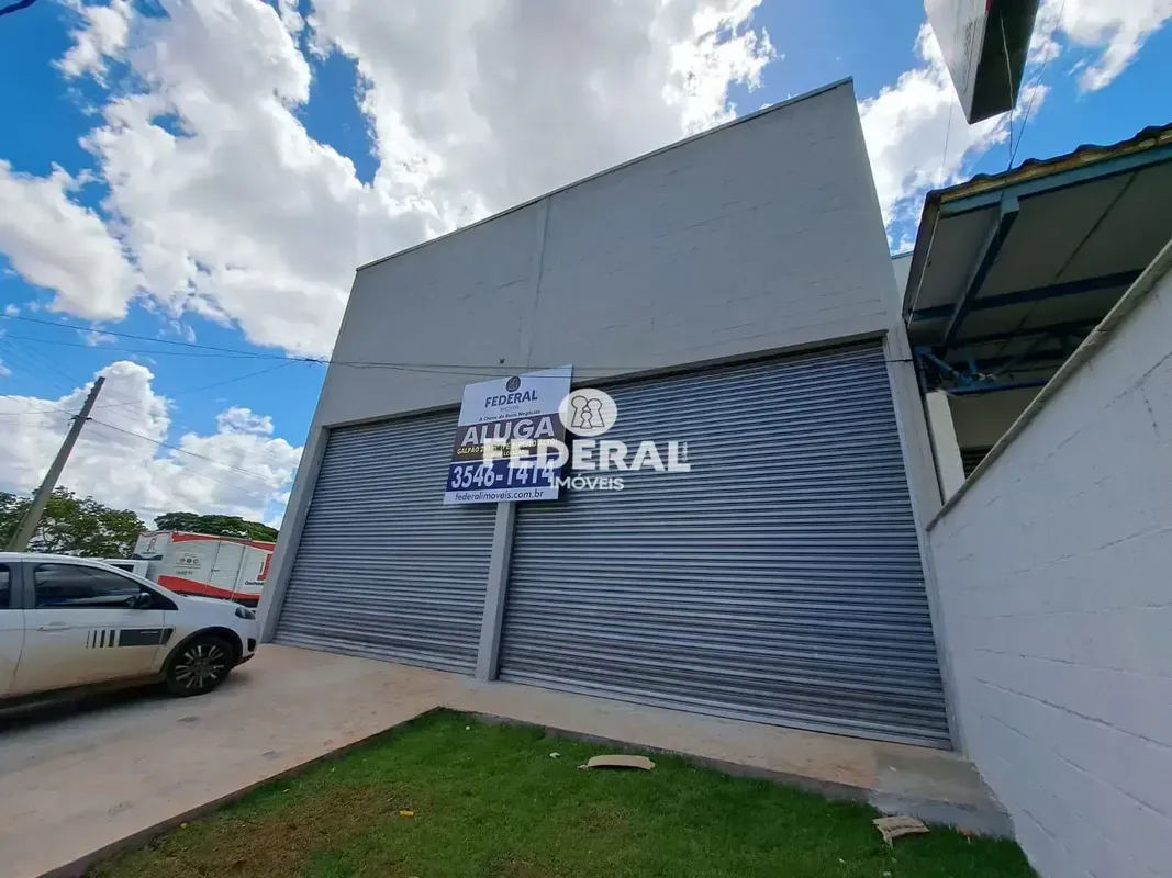 GALPÃO NOVO - PÉ DIREITO ALTO - BANHEIRO, COM 250 M2 - PORTAS AUTOMATICAS
&#...