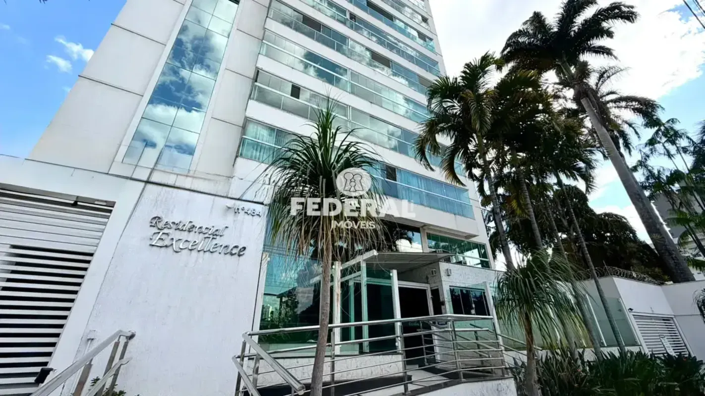 Apartamento com quatro quartos sendo duas suites com ar condicionado, sala para ...