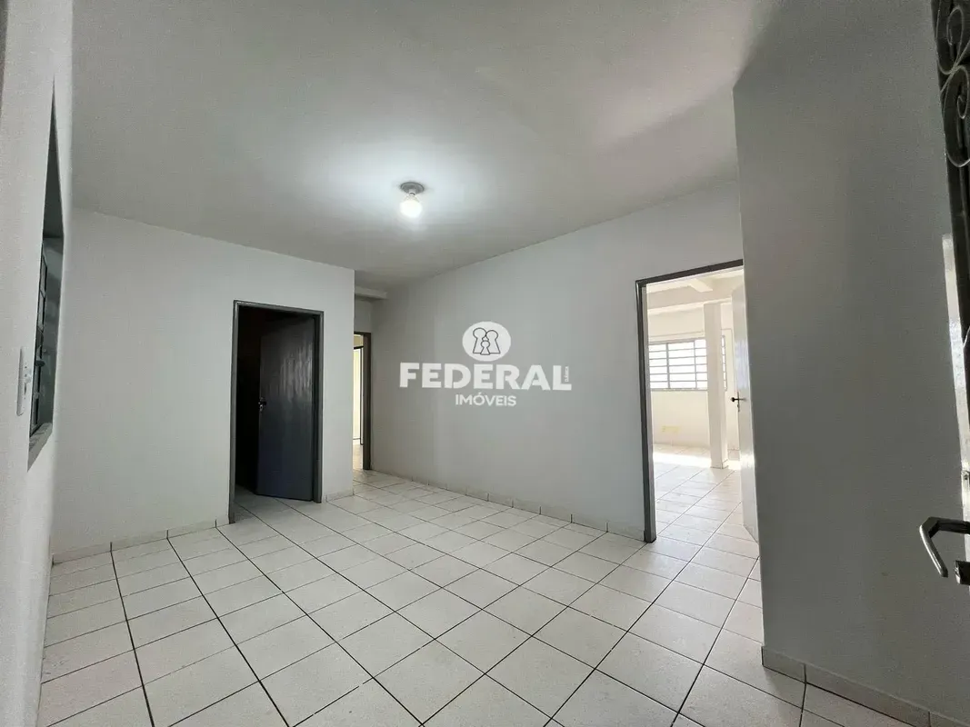 Localizado em Aparecida de Goiânia, no Setor Garavelo, este espaço comercial é a...