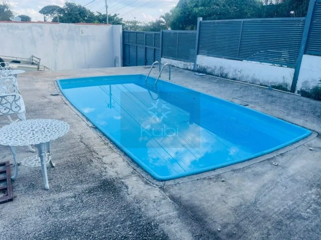 CASA À VENDA 3 QUARTOS - PISCINA - JARDIM BOTÂNICOA casa é térrea, está localiza...