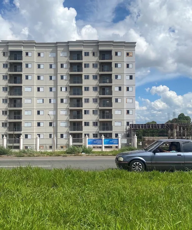 Apartamento no 5º andar, posição nascente, oferecendo conforto, praticidade e ex...