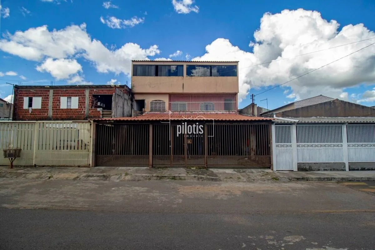 QD 301 - Se você procura conforto, espaço e uma excelente localização, esta casa...