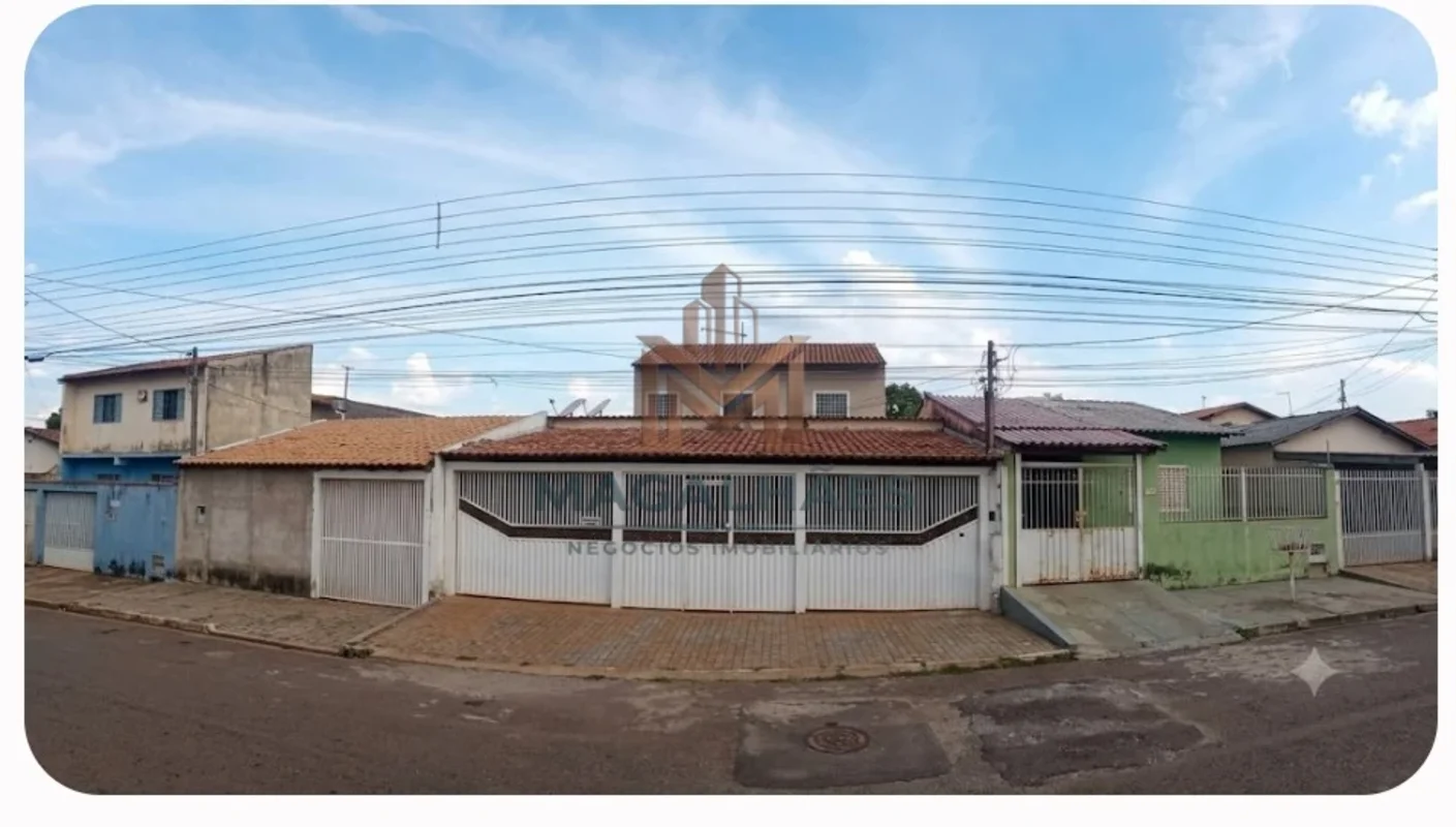 Casa desocupada na QNL 12 — Taguatinga Norte/DFExcelente casa com sobrado nos fu...