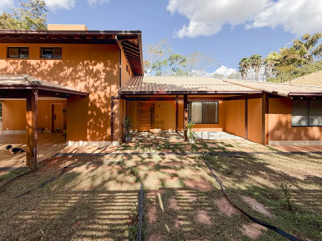Casa nova no Condomínio Solar da Serra – conforto, sofisticação e integração com...