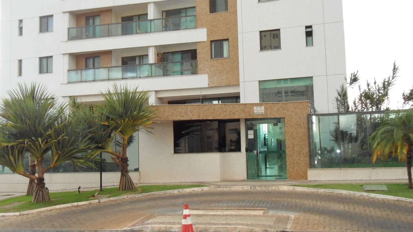 **APARTAMENTO COM ARMÁRIOS PLANEJADOS, VARANDA E EXCELENTE ACABAMENTO**Excelente...