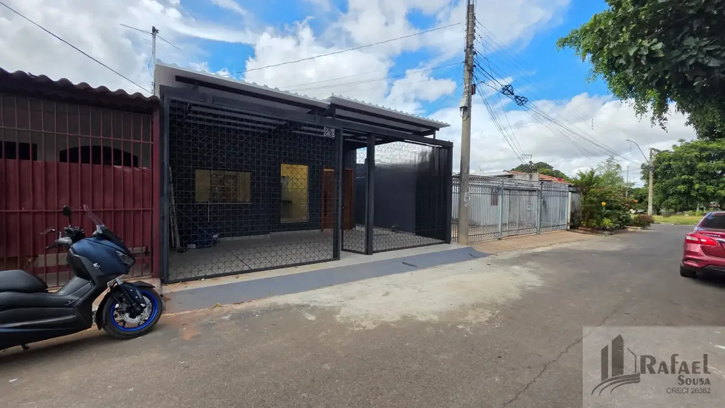 R$ 590.000,00 QR 306 SAMAMBAIA - 3 quartos sendo 1 suite;- Casa nova;- Piso porc...