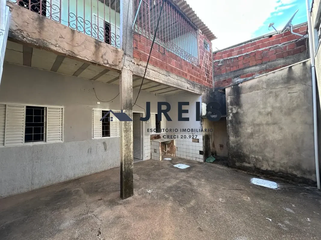 JREIS ESCRITÓRIO IMOBILIÁRIOCaracterísticas do Imóvel:• Área total de 150 m²;• G...