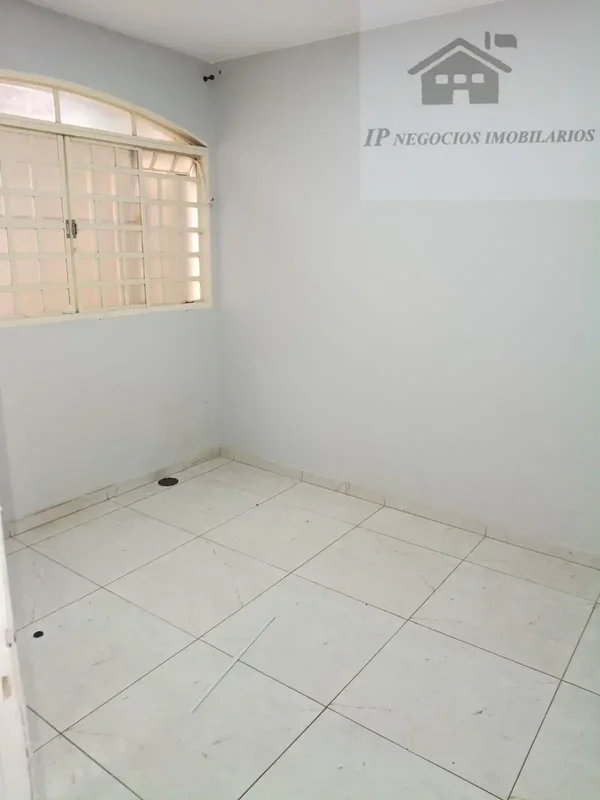 Descubra uma casa bem localizada em Riacho Fundo II, no QS 6 Conjunto 5 para alu...