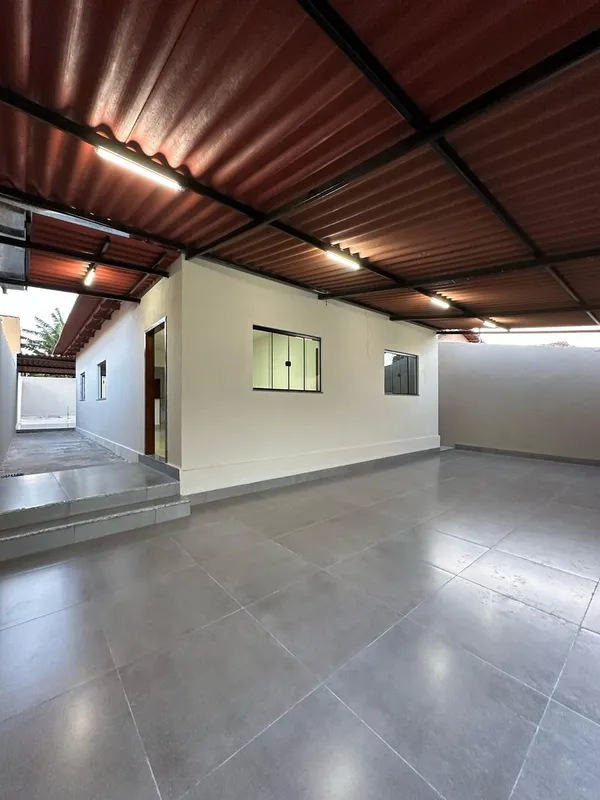  Casa - Jardim AlphavilleCasa térrea de 85m², 3 quartos sendo uma suíte, 4 vagas...