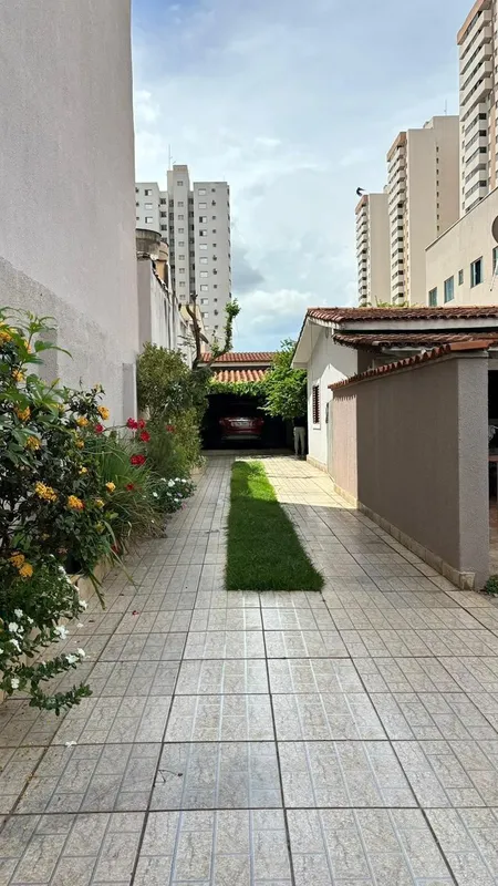 Excelente oportunidade para quem busca espaço, conforto e praticidade. O imóvel ...