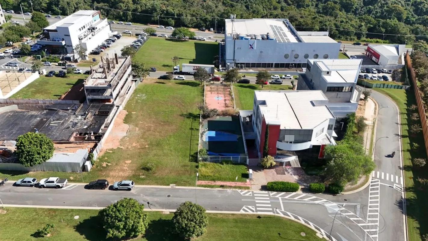 Excelente Lote Comercial no Alphaville Flamboyant â?? 360 mÂ²Oportunidade para i...
