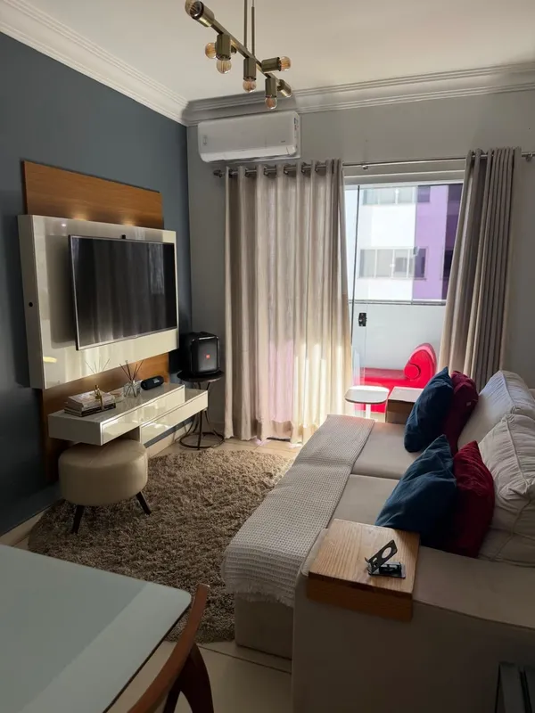 apartamento 2/4 sendo uma suíte , sala , cozinha americana , banheiro social , s...