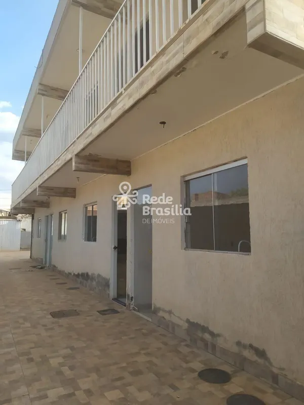 BOM PARA MORAR-ÓTIMO PARA INVESTIRótimo prédio com 8 kits uma linda casa e um lo...