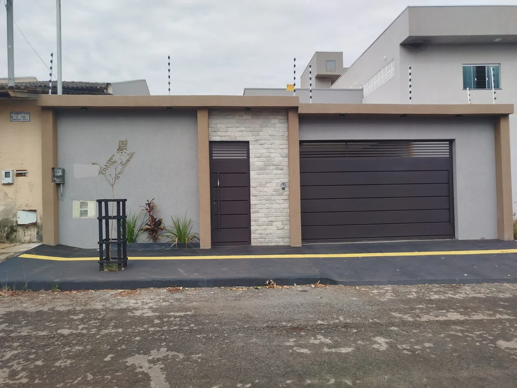 Casa nova sozinha no Lote, com 03 suítes, sala 2 ambientes com pé direito duplo,...