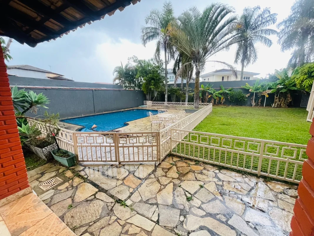 Descubra uma oportunidade única no Condomínio Solar de Brasília, localizado na c...