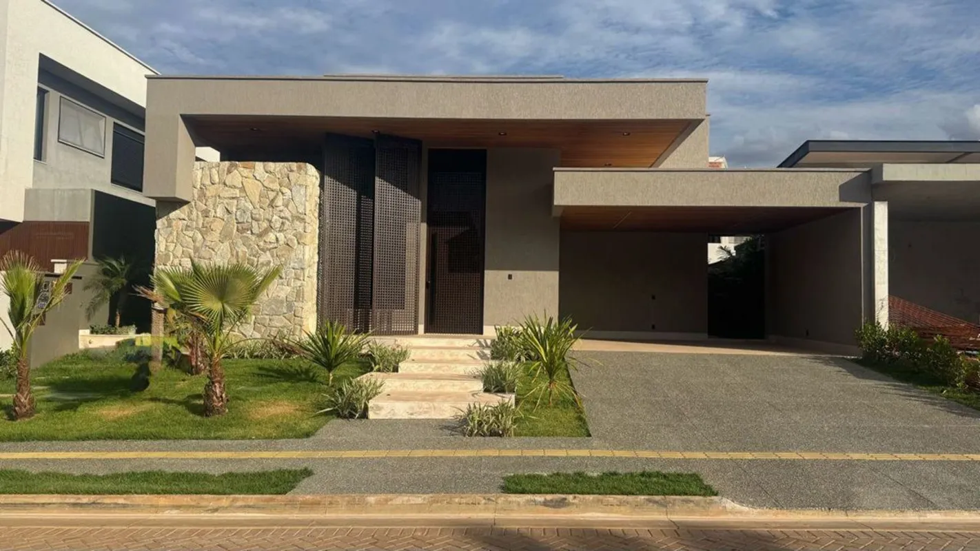 EXISTEM CASAS BONITAS. E EXISTEM RESIDÊNCIAS QUE MARCAM SUA HISTÓRIA.Imagine che...