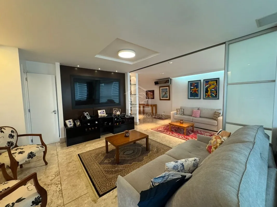 Existem apartamentos que impressionam pelas fotos.E existem apartamentos que imp...